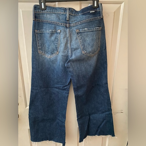 Mother Jeans- Size 26. The Tomcat Roller Chew. High rise, wide leg, cropped. - Picture 6 of 8